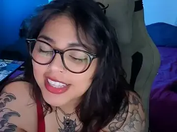 Stripchat Live Sex Cam of miacanela_xo