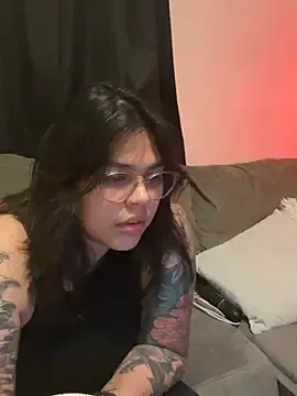 Stripchat Sex Cam of miacanela_xo