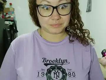Stripchat Free Live Porn of curly_greeneyed