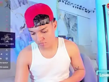 Stripchat Live Sex Cam of ryan_carter08