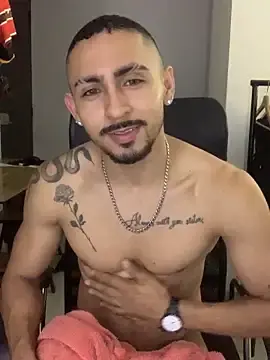 Stripchat Free Porn Cam of NicolasChest_xxx