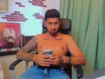 Stripchat Watch Live Sex Cams of LoganStroud