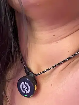 Stripchat Free Live Porn of mahia_queen