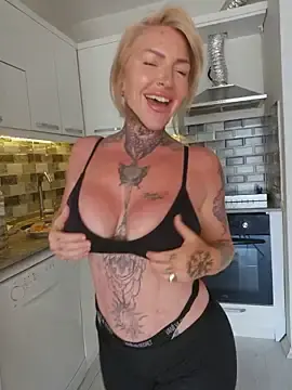 Stripchat Best live sex cam show of TravelMommyBlair