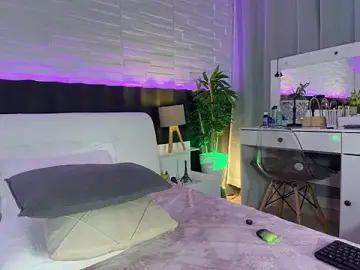 Stripchat Free Porn Cam of LunahMiller
