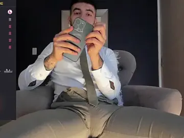 Stripchat Free Porn Cam of MarkWalker__