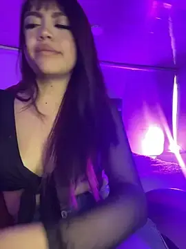 Stripchat Free Porn Cam of kira_ec