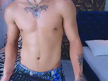 Stripchat Live Sex of kim_curlyy