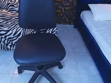 Stripchat Free Porn Cam of kim_curlyy