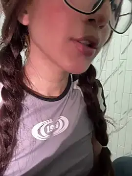 Stripchat Live Sex Cam of SweetBunnyGF