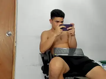 Stripchat Sex Chat of andrew_rose_