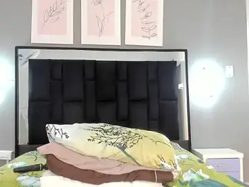 Stripchat Nude Webcam of zoe_curvyy