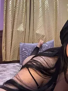 Stripchat Free Live Porn of QueenRima99