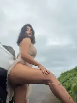 Stripchat Sex Cam of sexi_noemi