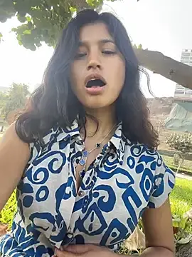 Stripchat Sex Cam of sexi_noemi
