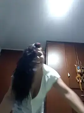Stripchat Free Live Porn of EmmaJhomson