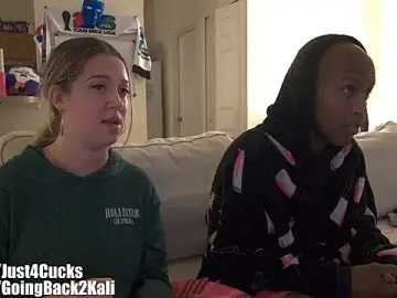 Stripchat Live Sex of boomboomr00m