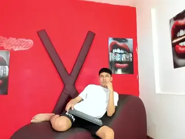 Stripchat Live Sex Cam of KING_LOVERS1
