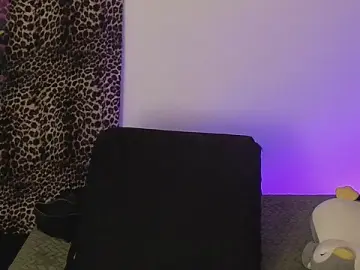 Stripchat Live Sex Cam of Otter_Moon