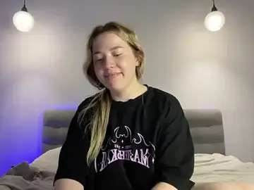 Stripchat Live Sex Cam of alyrasun