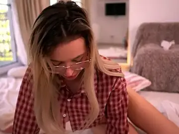 Stripchat Nude Webcam of KylieJoyce