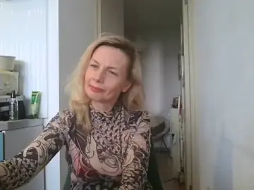 Stripchat Free Porn Cam of Sweetmurrr