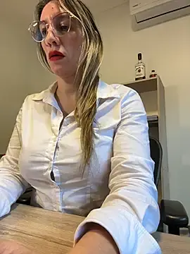 Stripchat Adult Webcam of Gatitacarlita
