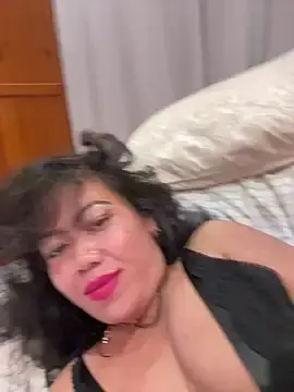 Stripchat Sex Cam of Lindarossyta
