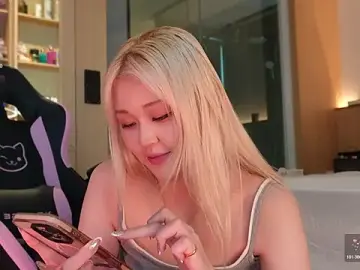 Stripchat Best Webcam of hyun_chia