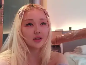 Stripchat Free Live Porn of hyun_chia