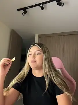 Stripchat Sex Chat of lunablossom_