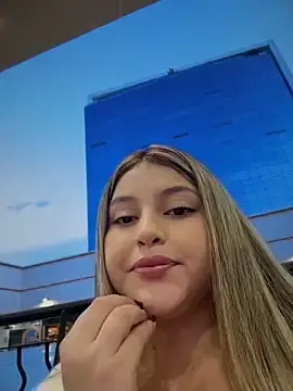 Stripchat Nude Webcam of lunablossom_