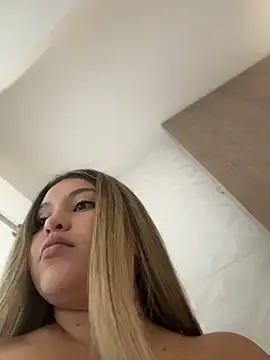 Stripchat Best live sex cam show of lunablossom_