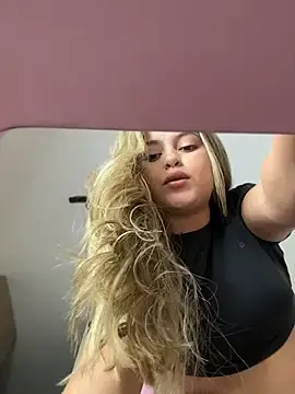 Stripchat Live Porn of lunablossom_