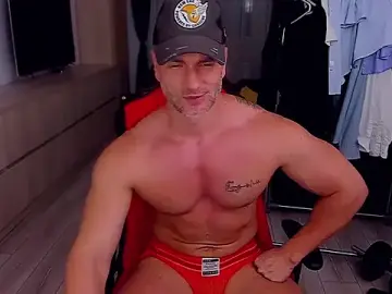 Stripchat Live Sex Cam of MarisMuscle