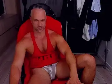 Stripchat Live Sex Cam of MarisMuscle