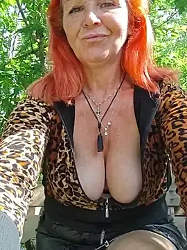 Stripchat Watch Live Sex Cams of CassandraSandra44