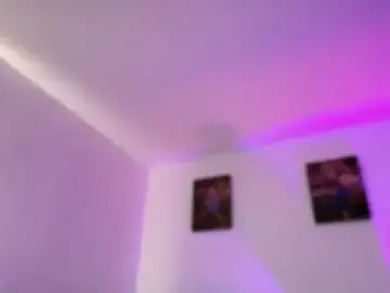 Stripchat Free Porn Cam of Isaa_Coleman_