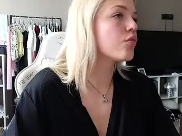 Stripchat Free Porn Cam of Maya_Rave