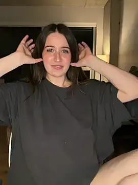 Stripchat Free Porn Cam of nerdynina