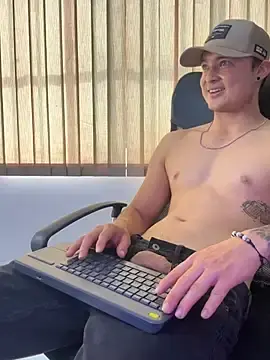 Stripchat Free Live Porn of Alexander_ferre