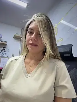 Stripchat Live Sex Cam of alicee16
