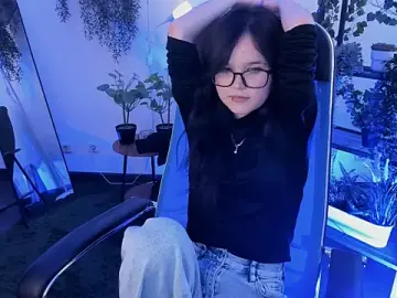 Stripchat Live Sex Cam of Elainebeness