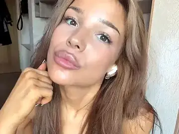 Stripchat Live Sex Cam of LealPhoton