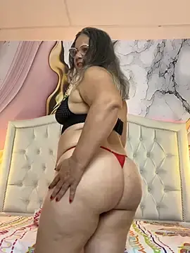 Stripchat Best live sex cam show of Lucy_Milf_474