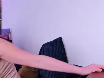 Stripchat Live Sex Cam of miabellee_