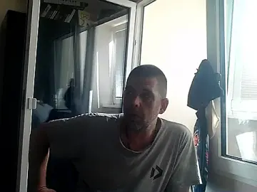 Stripchat Live Sex Cam of Sully_Kane
