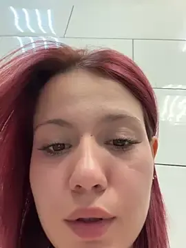 Stripchat Free Porn Cam of Lilly__Kiss