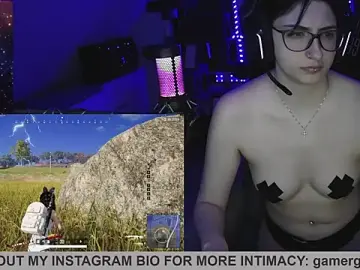 Stripchat Nude Webcam of Gamergirl-Linela