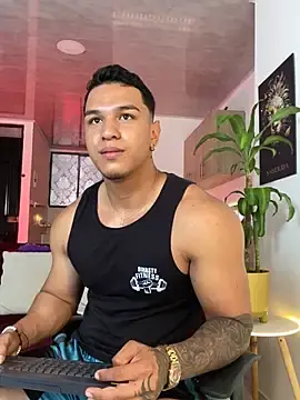 Stripchat Sex Cam of Taylor_John